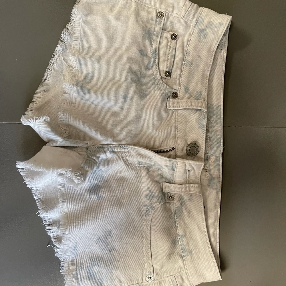 AE shorts